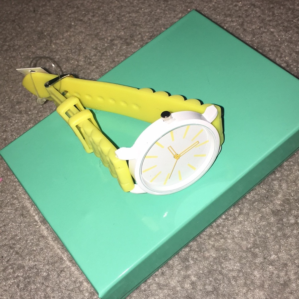 Yellow and white gogo lush watch